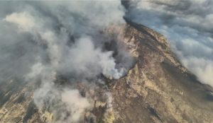 Penerbangan ke 3 Bandara NTT Dibatalkan Akibat Erupsi Gunung Lewotobi Laki-Laki