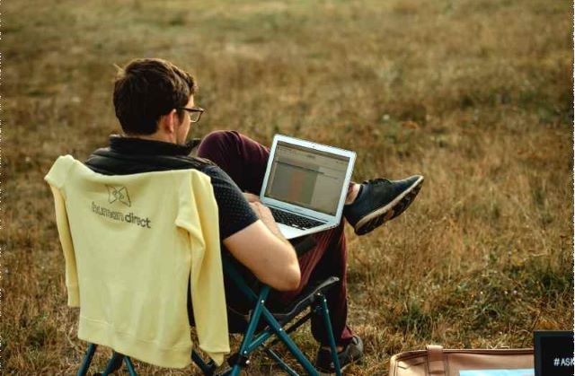 Komisi II DPR Pertanyakan Kebijakan ASN Boleh WFA: Pelayanan Publik akan Terganggu?