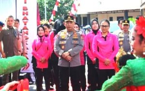 Kapolri Tinjau Kegiatan Bakti Kesehatan di Polres Metro Bekasi