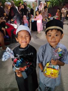 Warga Antusias Menyambut Malam 1 Muharram 1447 H dengan Pawai Obor dan Doa Bersama