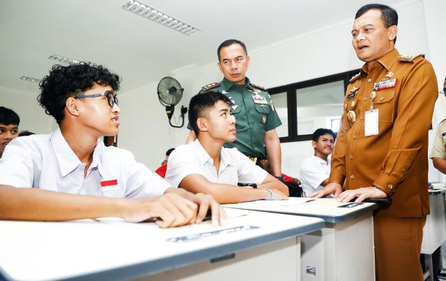 Masih Ada 3.089 Kursi, Gubernur Jateng Pastikan Ribuan Siswa Kurang Mampu Bisa Sekolah Gratis
