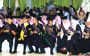 Kisah Inspiratif dari Lampung: Lansia Diwisuda, Semangat Raih Ijazah di Sekolah Lansia