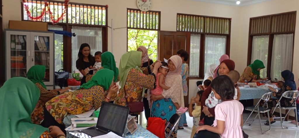 DLH Kota Bekasi Apresiasi Proklim RW 13: Posyandu Legendaris yang Tetap Eksis