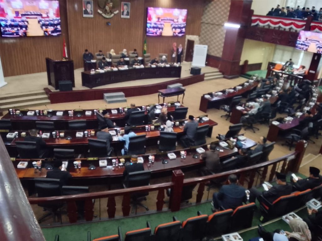 Rapat Paripurna DPRD Kota Bekasi Resmi Sahkan Perda APBD 2024