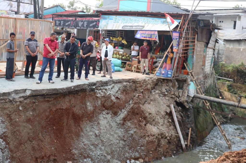 Wali Kota Bekasi Pantau Revitalisasi Jembatan 0 Rawalumbu dan Rencana Pembangunan Polder Air Sepanjang Jaya